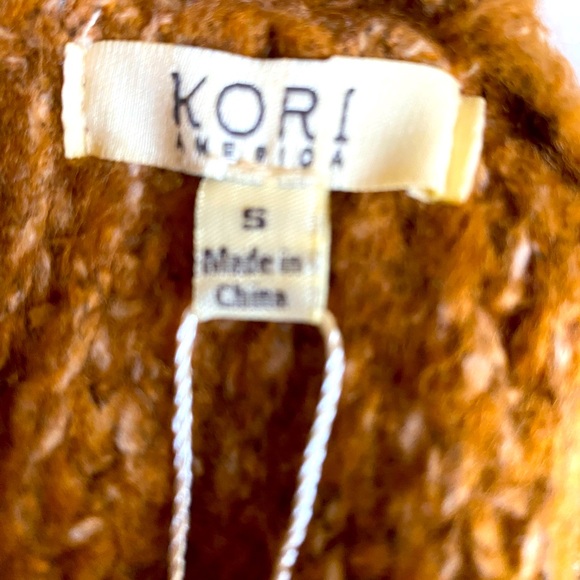 NWT SOFT Cold Shoulder Distressed Sweater. Nice stretch! Beautiful 🤩 - Picture 6 of 7